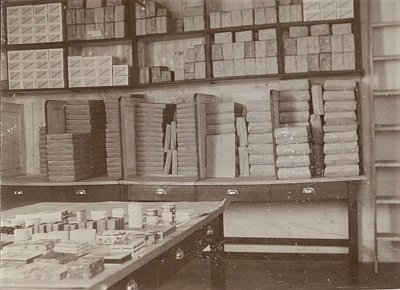 3. A Gerbeaud csokoládégyár csomagolt termékei /Szerencsi Károly hagyatéka/